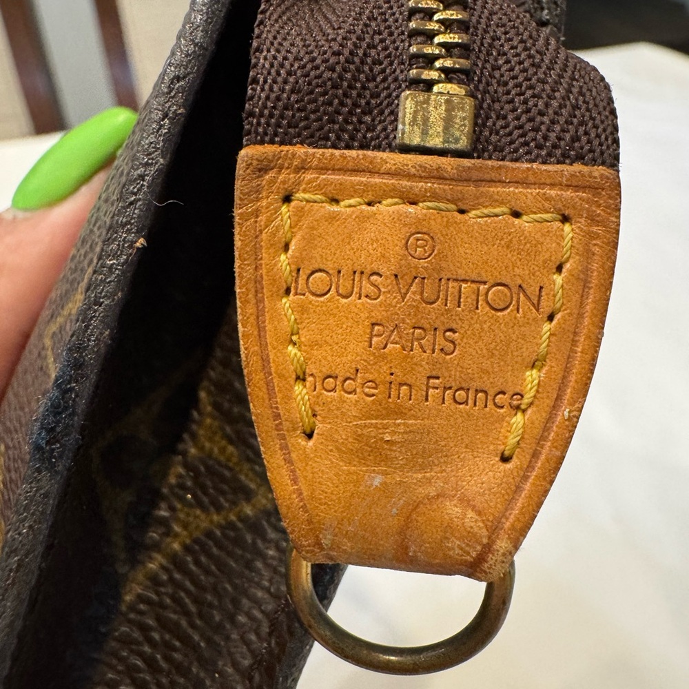 Authentic Louis Vuitton Brown Monogram Clutch - Picture 6 of 10